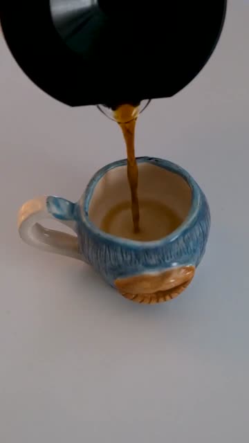 Coffee pour reference clip