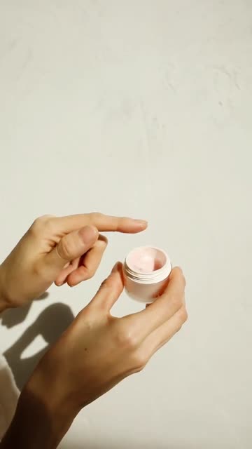 Face cream reference clip
