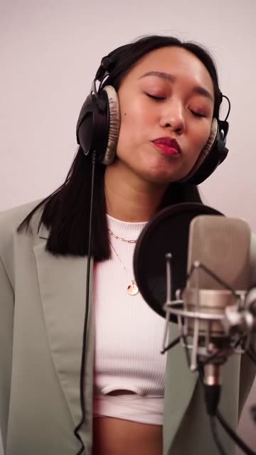 Studio singer reference clip